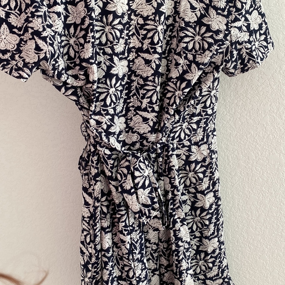 LOFT WRAP DRESS - Picture 2 of 3